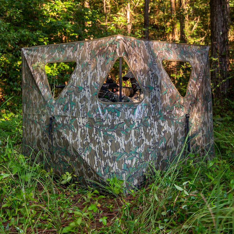 Double Bull SurroundView Stakeout Hunting Blind in Greenleaf